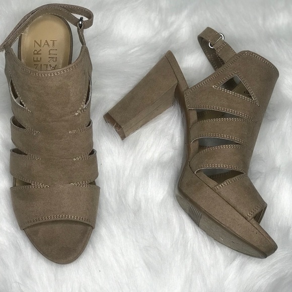 naturalizer etta sandal